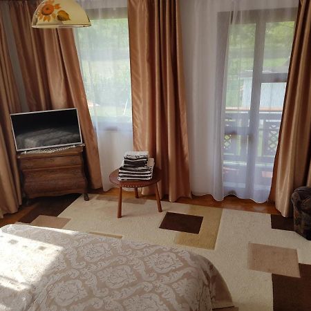 La Bunicu Villa Polovragi Eksteriør bilde