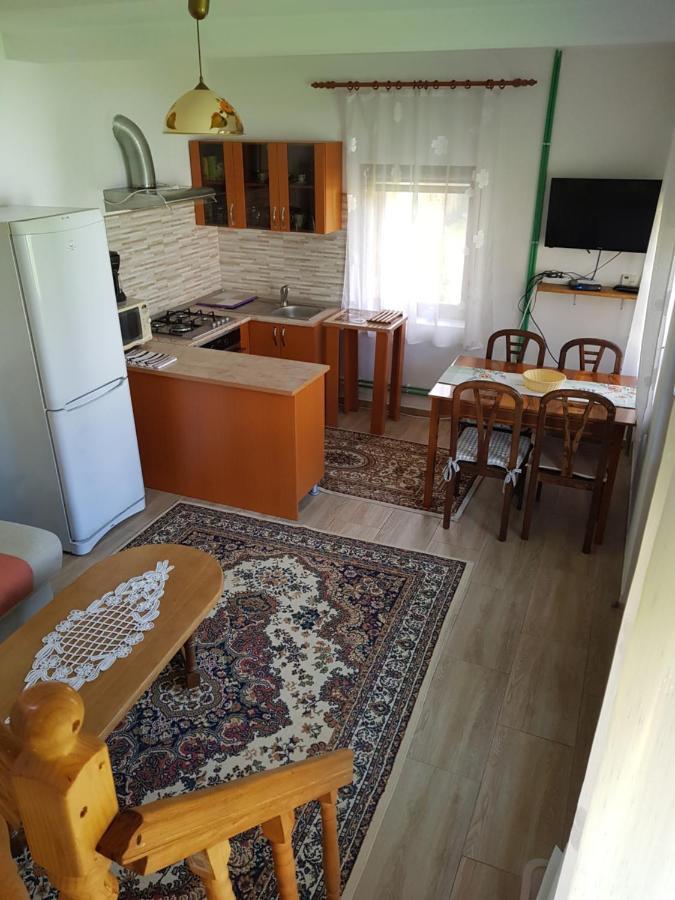 La Bunicu Villa Polovragi Eksteriør bilde
