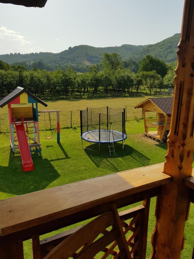 La Bunicu Villa Polovragi Eksteriør bilde