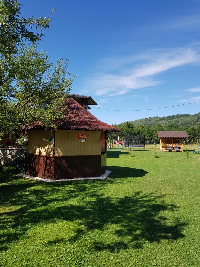 La Bunicu Villa Polovragi Eksteriør bilde